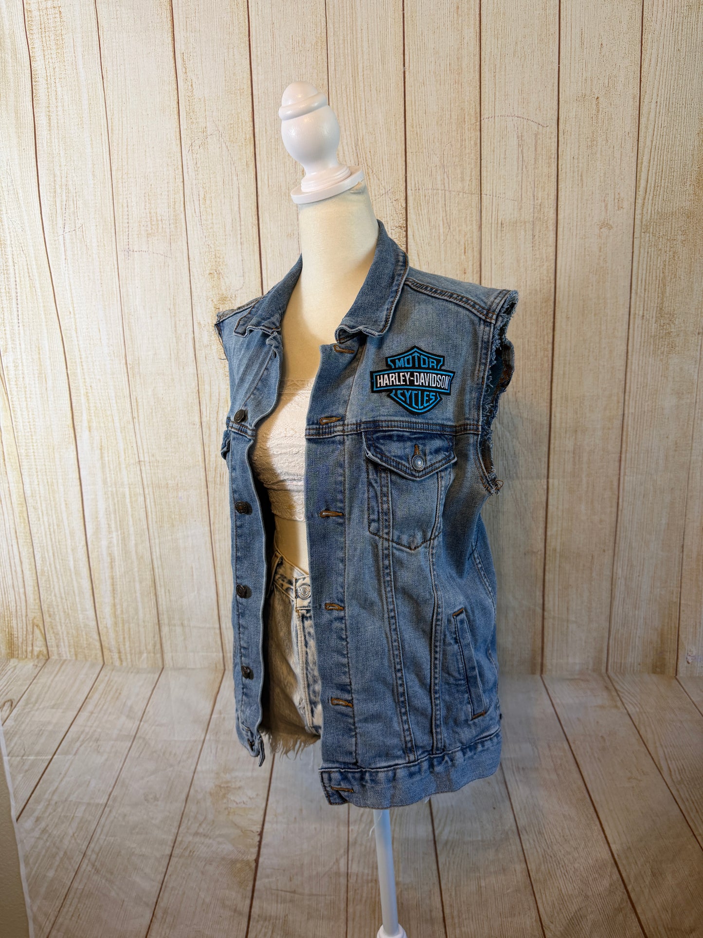 Harley-Davidson Denim Vest with Roswell NM Back Graphic | Size Medium