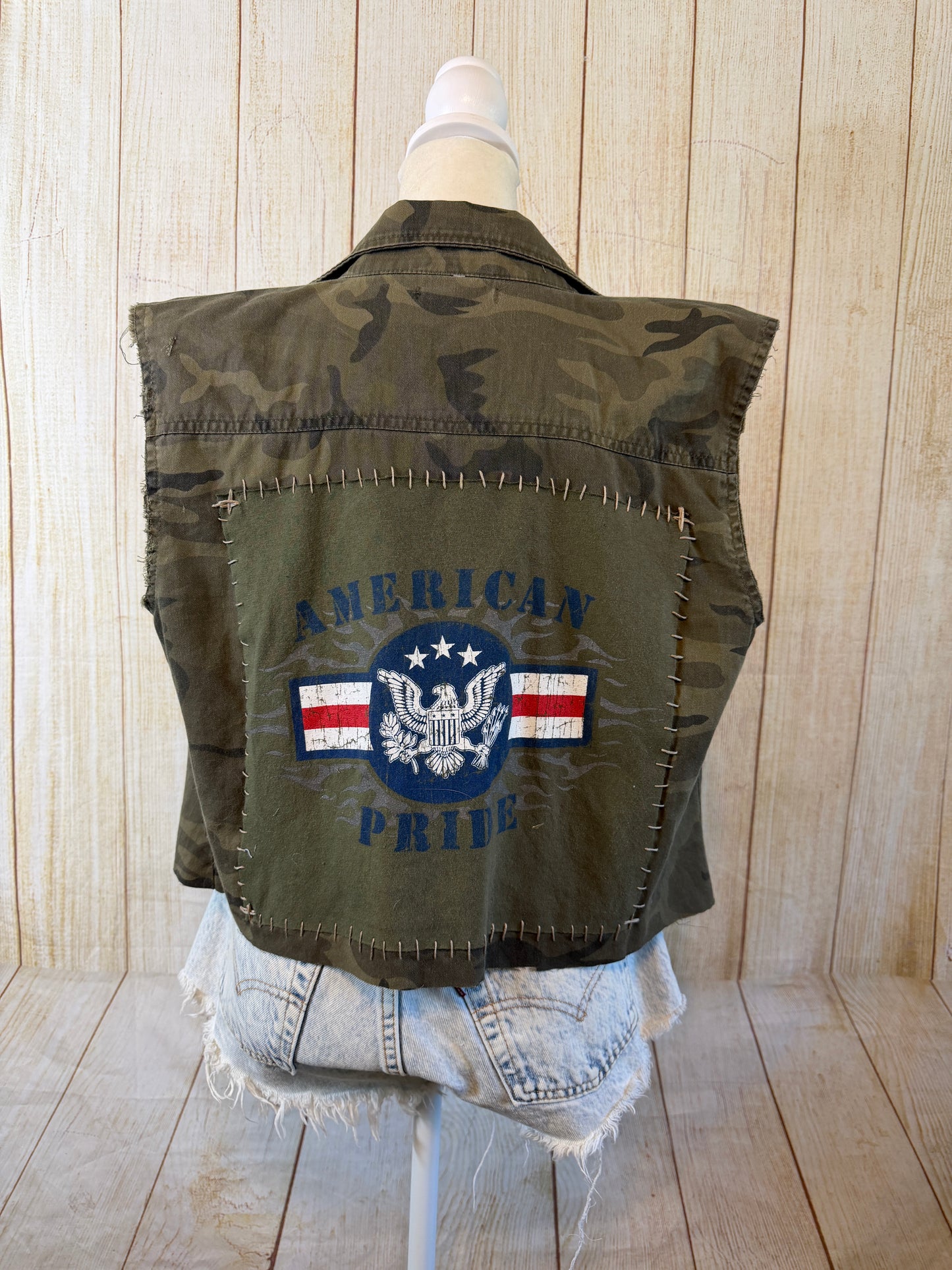 American Pride Cropped Camo Vest | Size Medium
